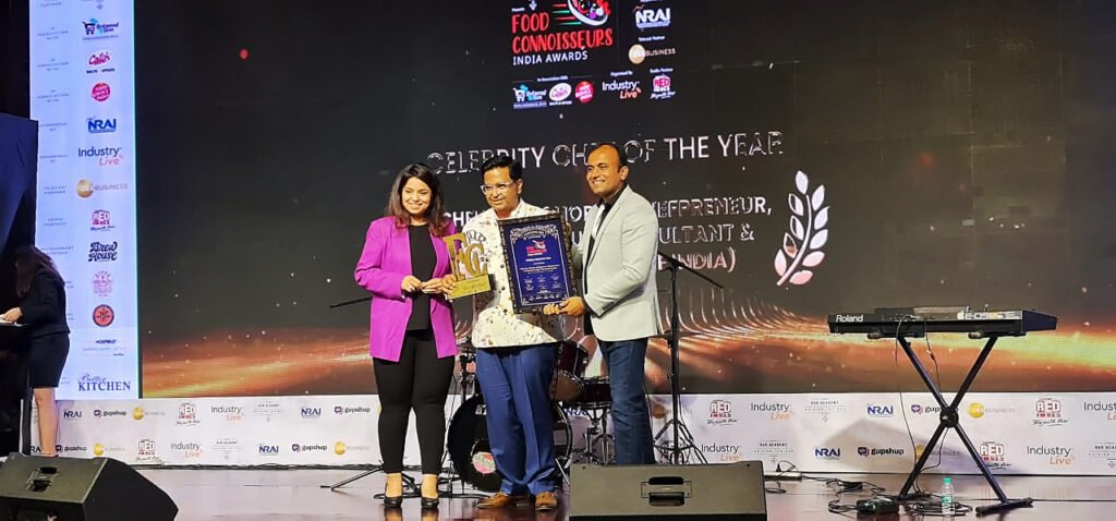 Ajay Chopra awarded ‘Celebrity Chef of the Year’ at the Food Connoisseurs India Convention 2022 (1)