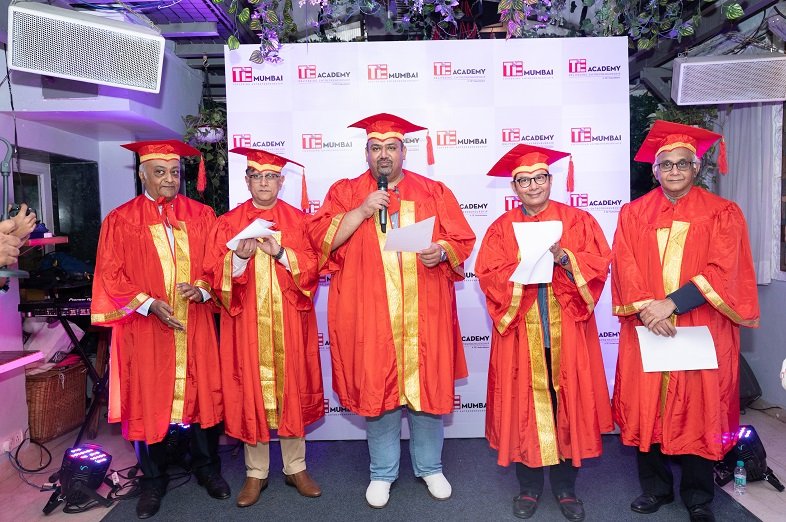 (L-R) Vipul Mehta, Yagnesh Sanghrajka, Sanjay Mehta, Jayesh Parekh, Dinkar Suri