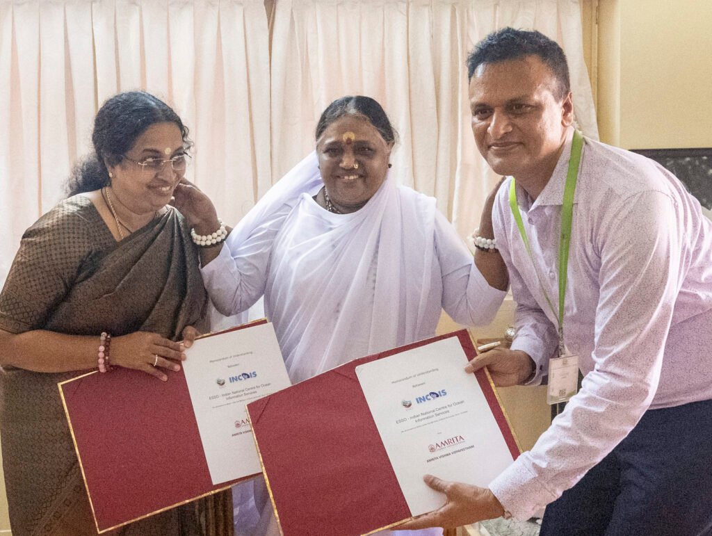 Amrita Vishwa Vidyapeetham inks MoU with Indian National Centre for Ocean Information Services (INCOIS) in presence of Mata Amritanandamayi (Amma)