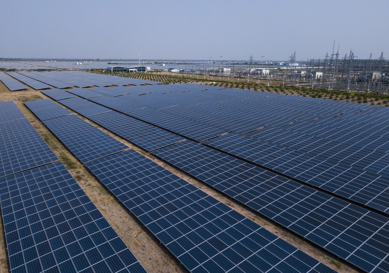 AGEL commissions 150 MW Solar Power Plantat Kutchh, Gujarat,3 months ahead of schedule