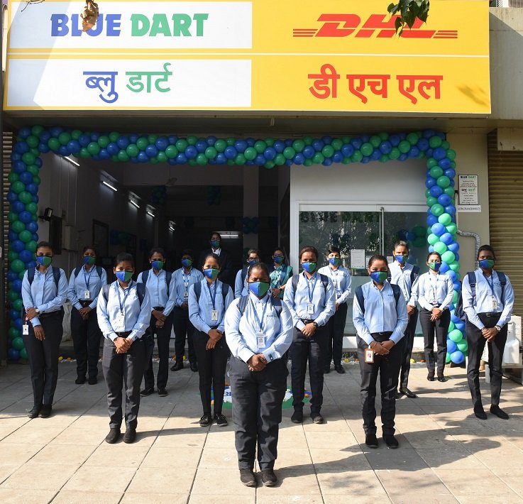 The Sixteen Women Team begin operations at Blue Dart’s first All Women-Run Service Centre inaugurated today at Kharghar in Navi Mumbai.