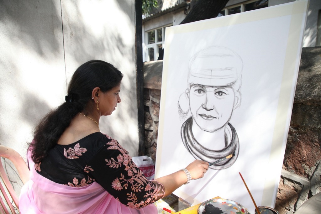 Women's participating in an event - Lalit Kala akademi