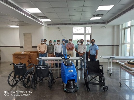 HR -Tech startup, iXceed Solution donates mobility aid devices and cleaning machines to New Medical College in Kota