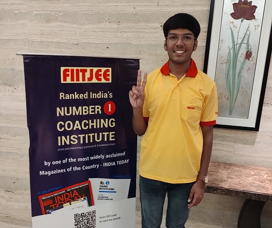 Mridul Agarwal, AIR 1, FIITJEE Punjabi bagh Student