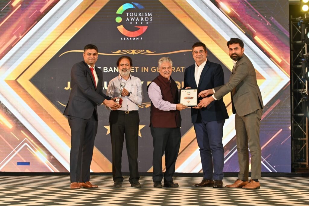 Mr. Inder Balani, Business Head, Jade Luxury Banquets Ahmedabad receiving the award at Tourism Awards Gujarat 2022