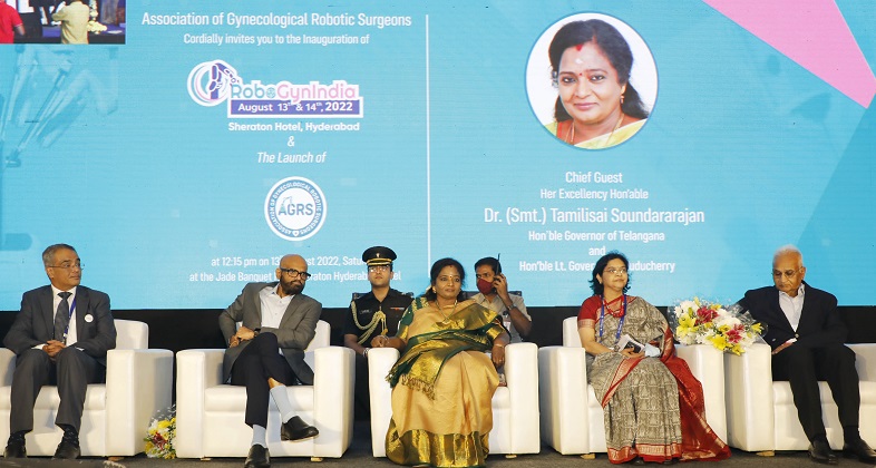 Chief Guest Her Excellency Hon’ble Dr (Smt.) Tamilisai Soundararajan, Governor of Telangana; flanked by (L-R) Dr Yogesh Kulkarni, Head, Gynic Oncology, Kokilaben Hospital, Mumbai; Guest of Honour Dr K. Hari Prasad, President, Apollo Group – Hospitals; Dr Rooma Sinha, Organizing Chairperson, Founder President, AGRS & Prof. Mahendra Bhandari, Padmashri Awardee & CEO, Vattikuti Foundation; at the inaugurating the Robo Gyn India 2022, the first exclusive Conference on Gynecological Robotic Surgeries & the Association of Gynecological Robotic Surgeons; today at Sheraton Hyderabad.