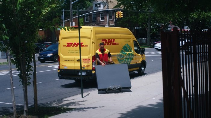 DHL