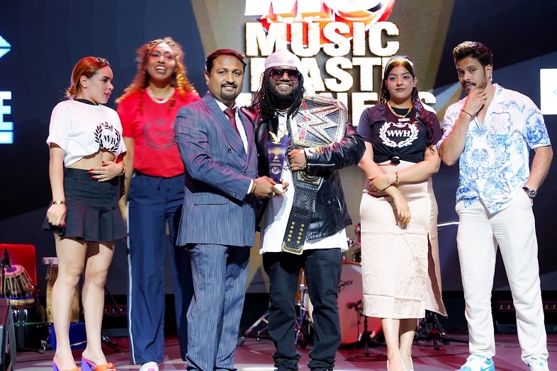 Dubai celebrates Music & Business Excellence in style 13