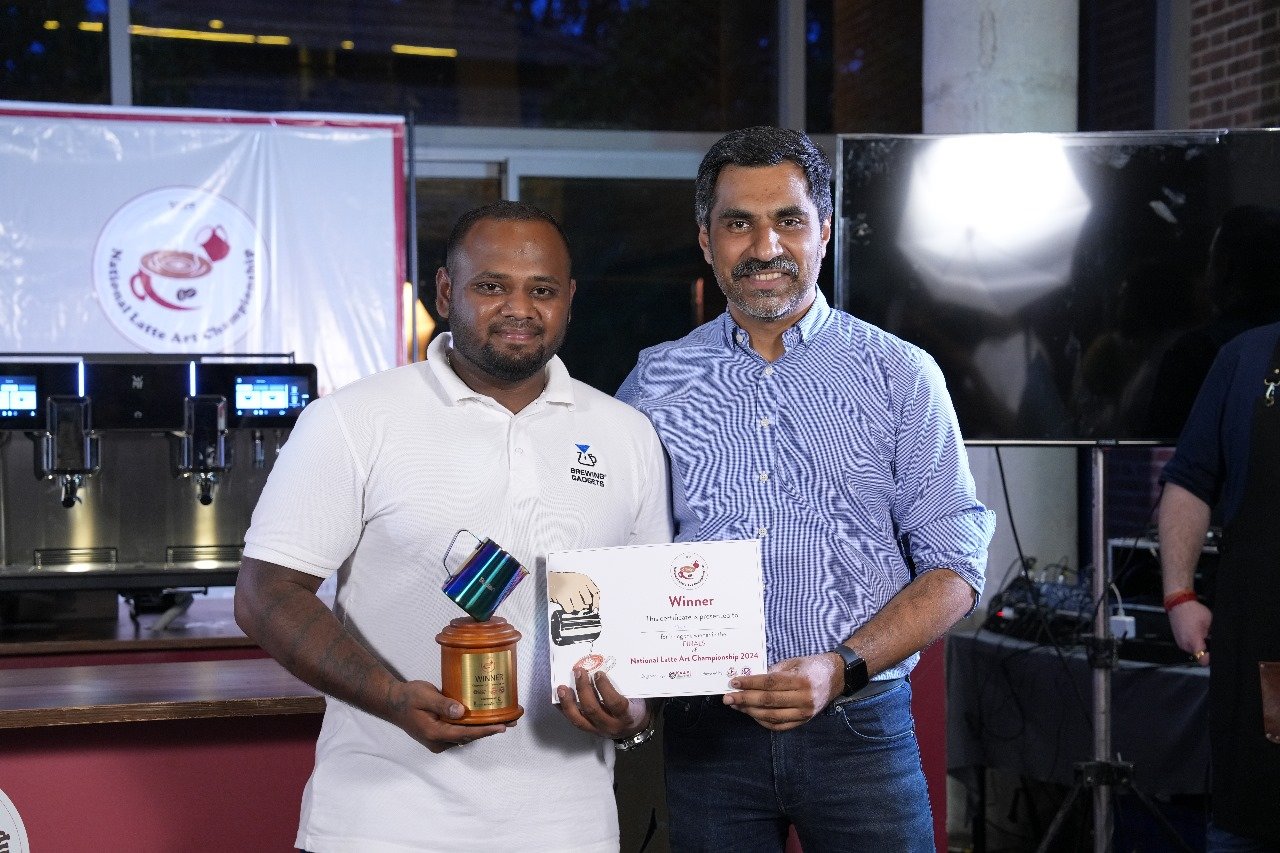 Winner Teja Achar with Kaapi Machines CEO & Managing Director Mr. Abhinav Mathur