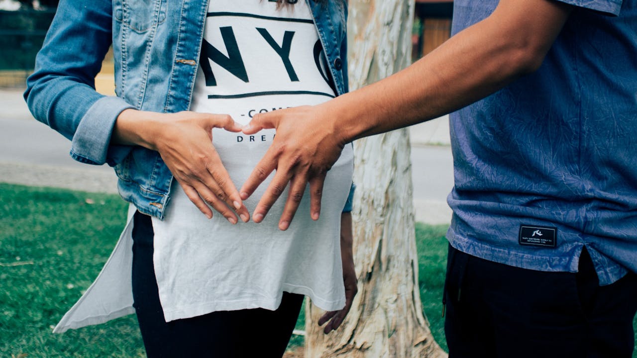 What are the important details you need to know about managing your last month of pregnancy?